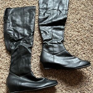 Bongo size 10 Black Women's Boots